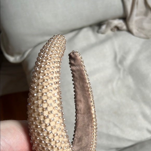 Viral Cream Textured Hair Accessory with ✨ Sparkle netting Finish - Picture 3 of 5